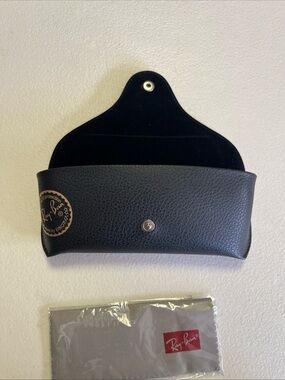 Ray-Ban Black  Leather Sunglasses Pouch with New Cleaning Cloth Snap Front